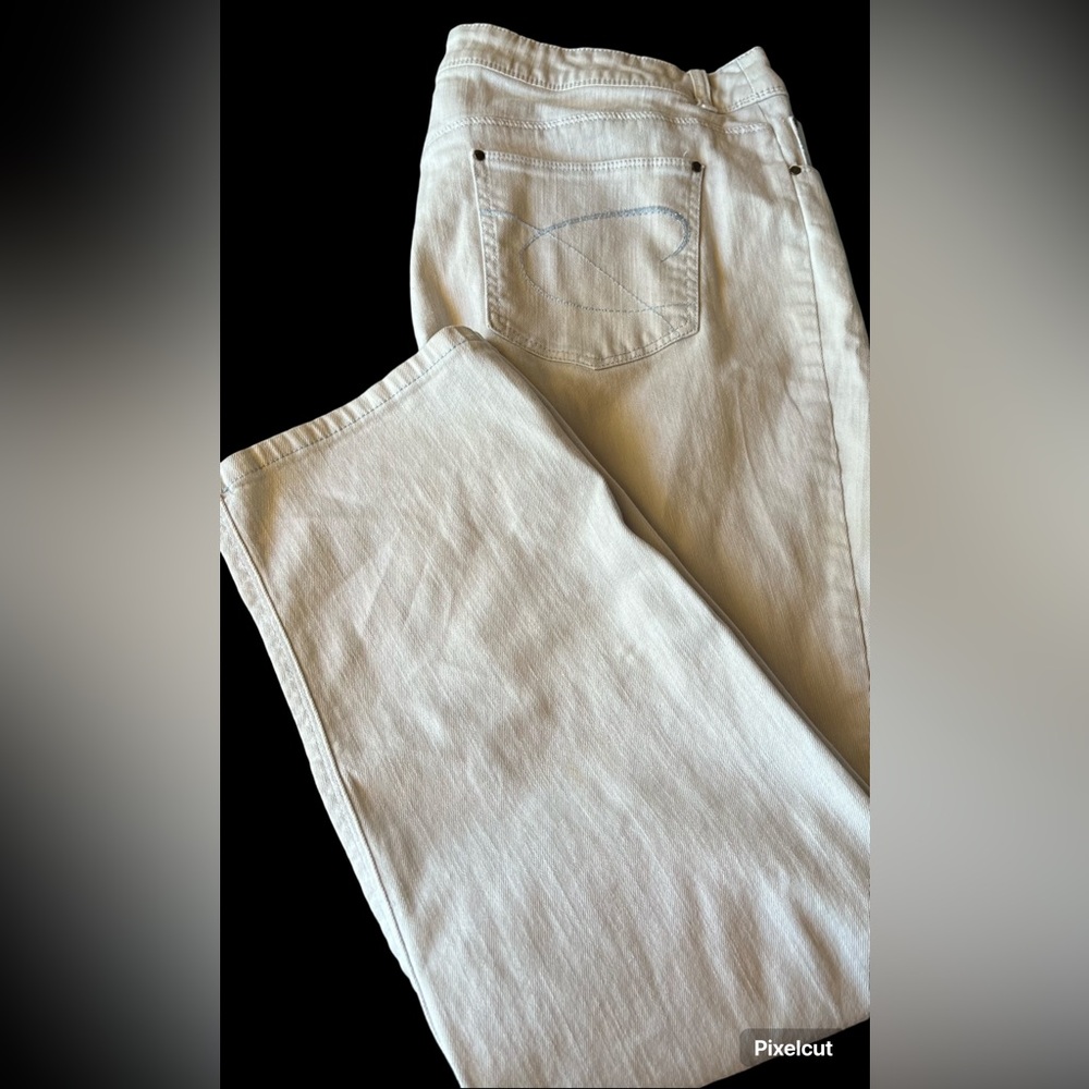 Chico’s platinum size 3/16  light wash denim blue jeans  zipper pants
